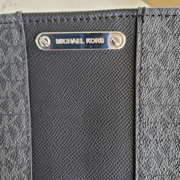 Michael Kors Waist Bag, fanny pack, L/XL. - Picture 13 of 14